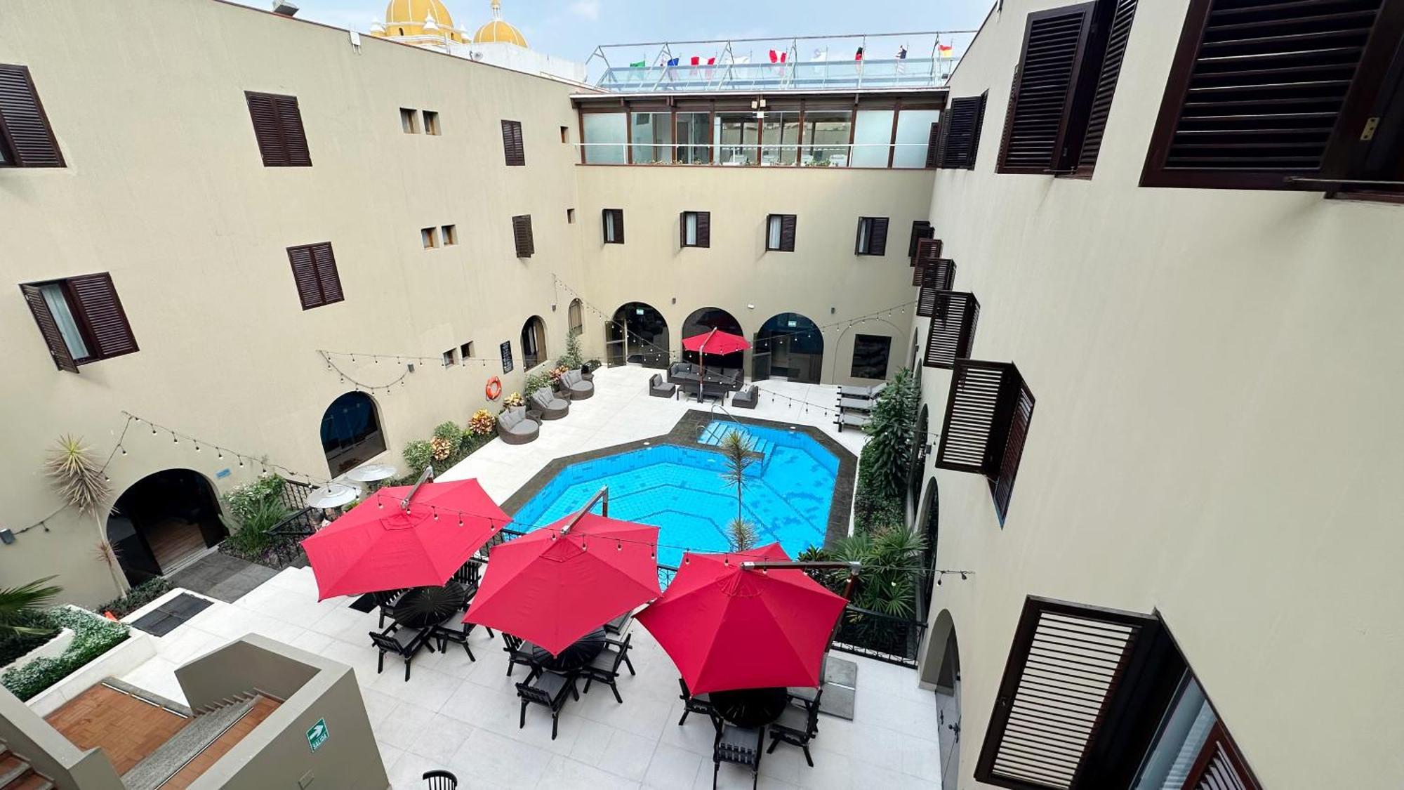 Costa Del Sol Trujillo Centro Hotel Exterior foto